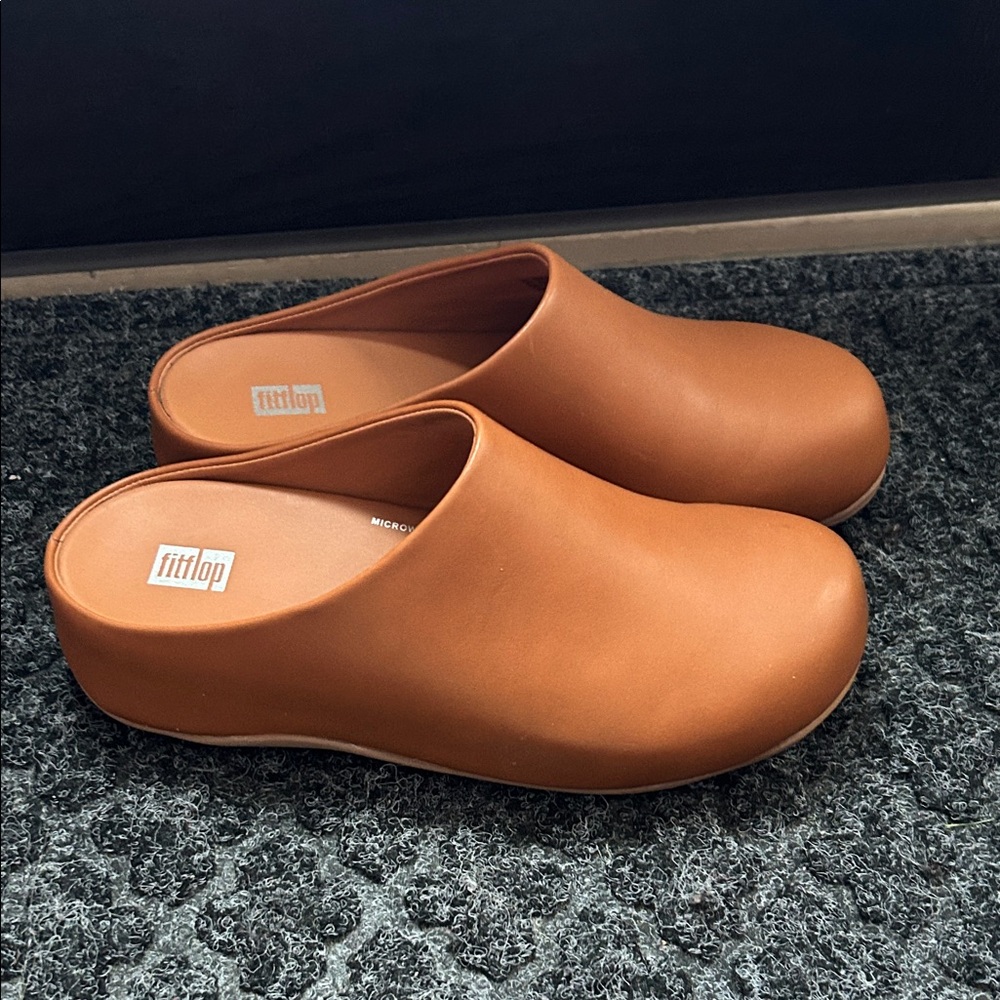 NEW FitFlop Shuv Mule Leather Clogs